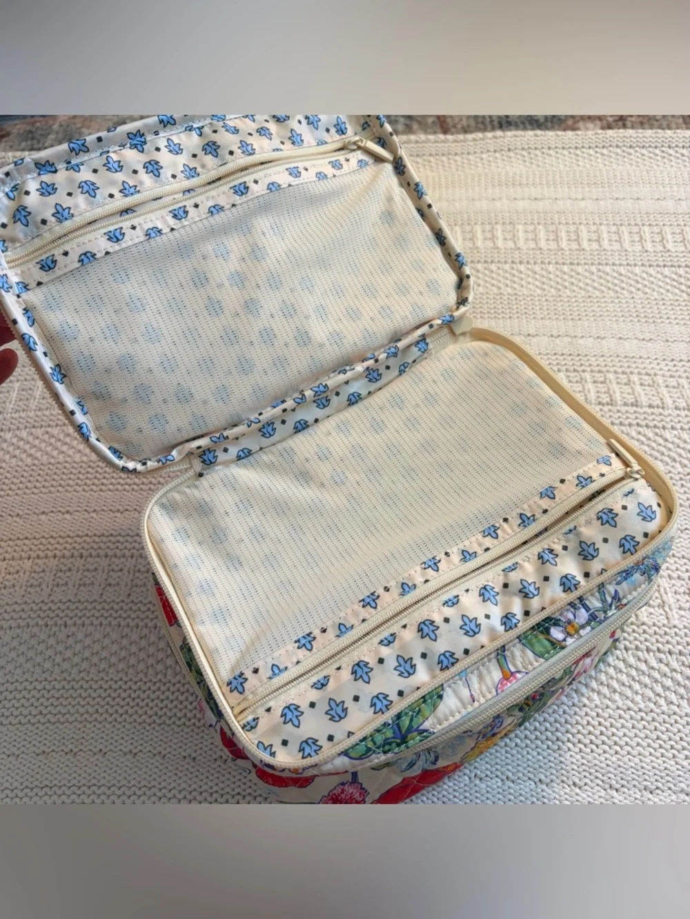 NWOT Vera Bradley Brush Up Cosmetic Case in All the Pretty Wildflowers print